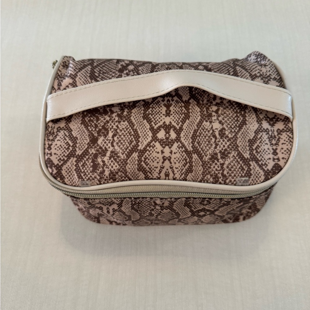 GUC Adrienne Vittadini Toiletry Set, Beige Snakeskin Print - Picture 16 of 16